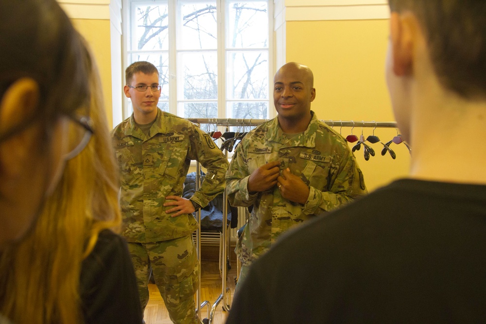 Paratroopers visit schools