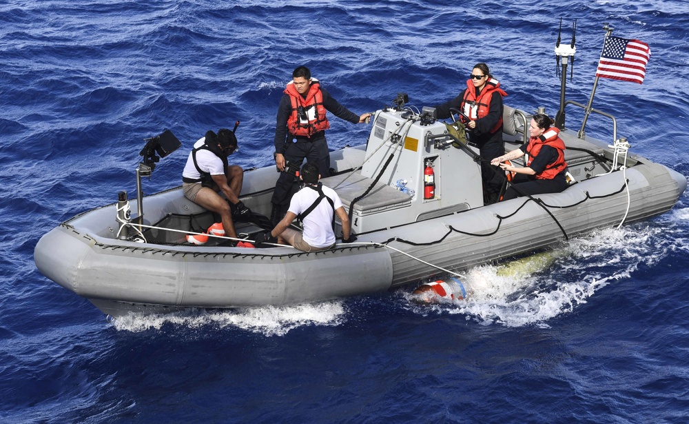 USS Wayne E. Meyer Recovers Retrievable Exercise Torpedo