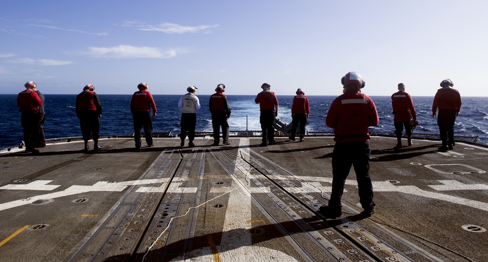 USS Lake Champlain (CG 57) Flight Deck Drill