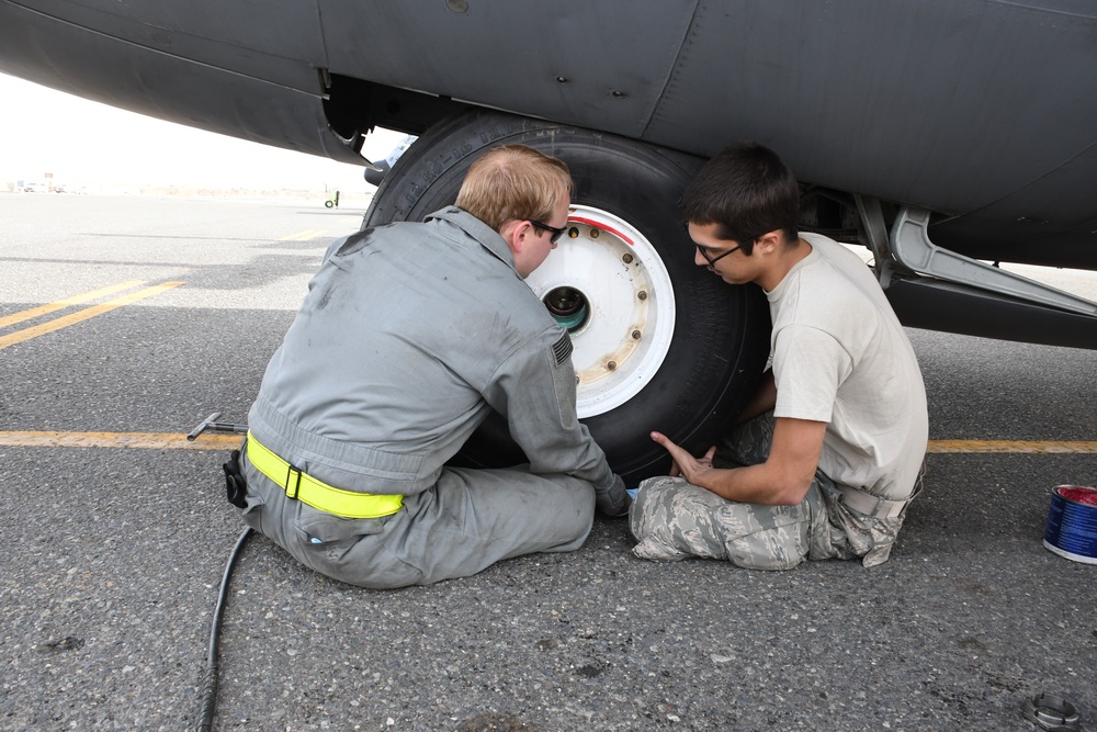 EC-130H COMPASS CALL OPERATION INHERENT RESOLVE MEDIA DAY