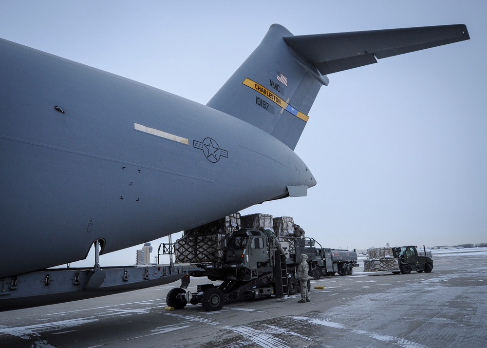 315th delivers aid bound for refugees in northern Iraq