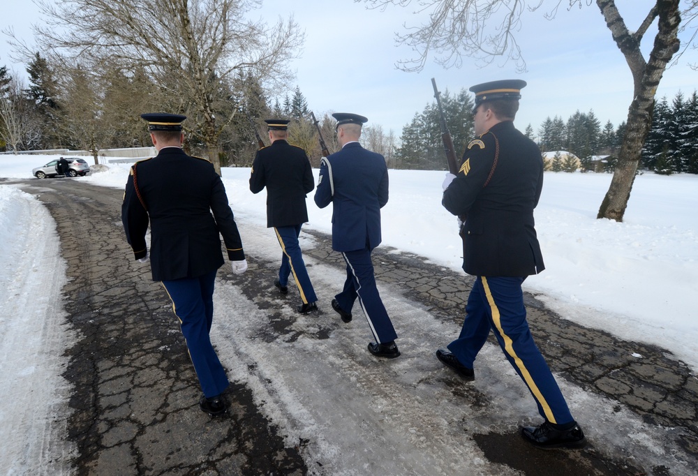 Oregon Air Guardsmen take on funeral honors responsibilities