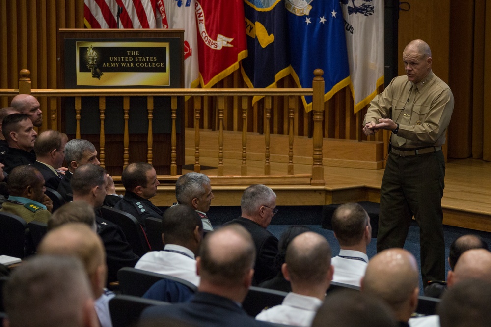 CMC Visits U.S. Army War College