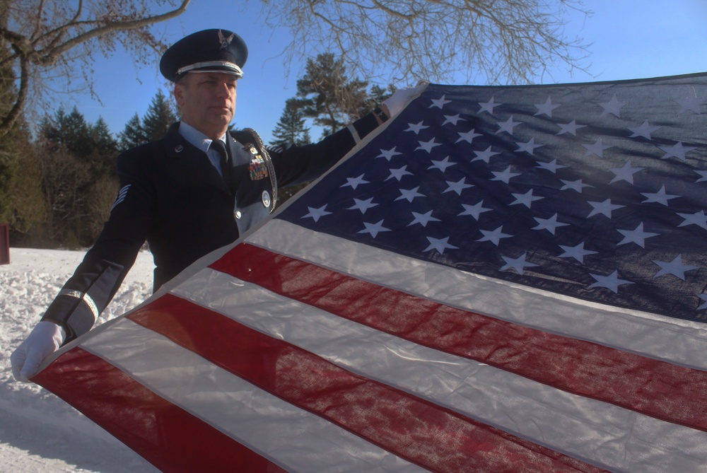 Oregon Air Guardsmen take on funeral honors responsibilities