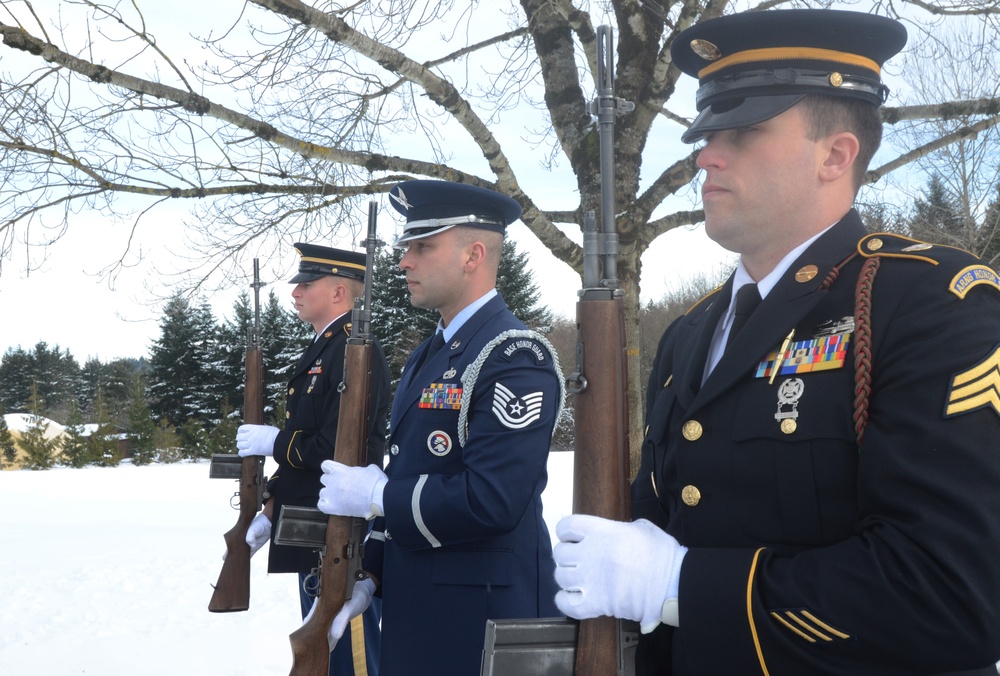 Oregon Air Guardsmen take on funeral honors responsibilities