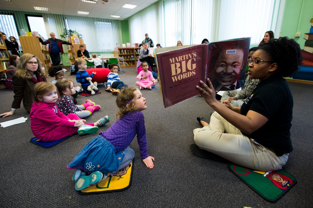 Spangdahlem's library reads MLK story to children