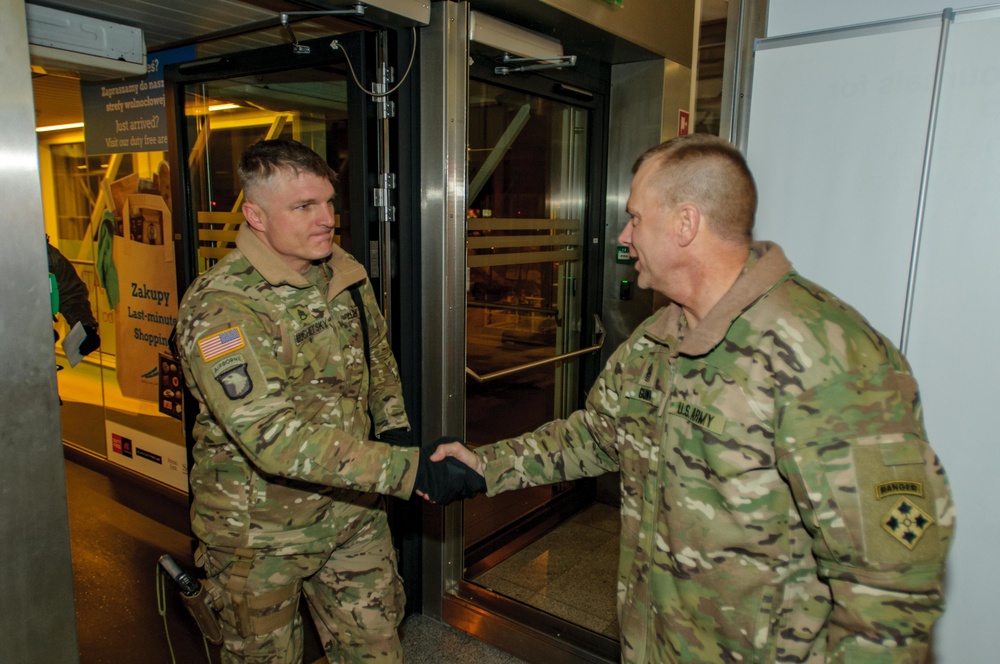 3rd ABCT, 4th ID, troops continue to fly into Poland