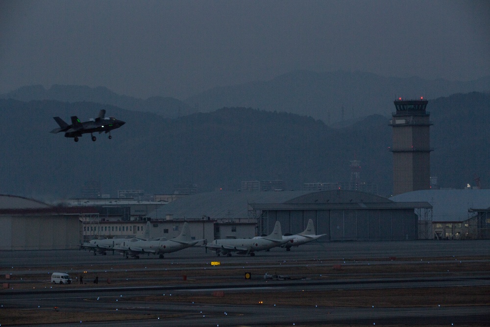 Lightning II strikes Iwakuni, F-35B arrives