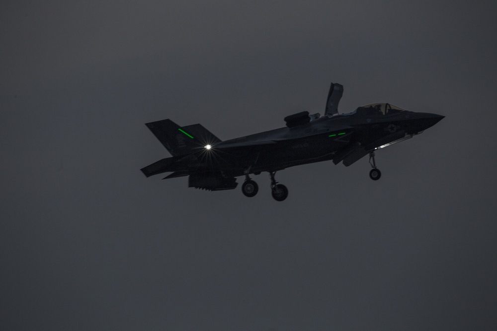 Lightning II strikes Iwakuni, F-35B arrives