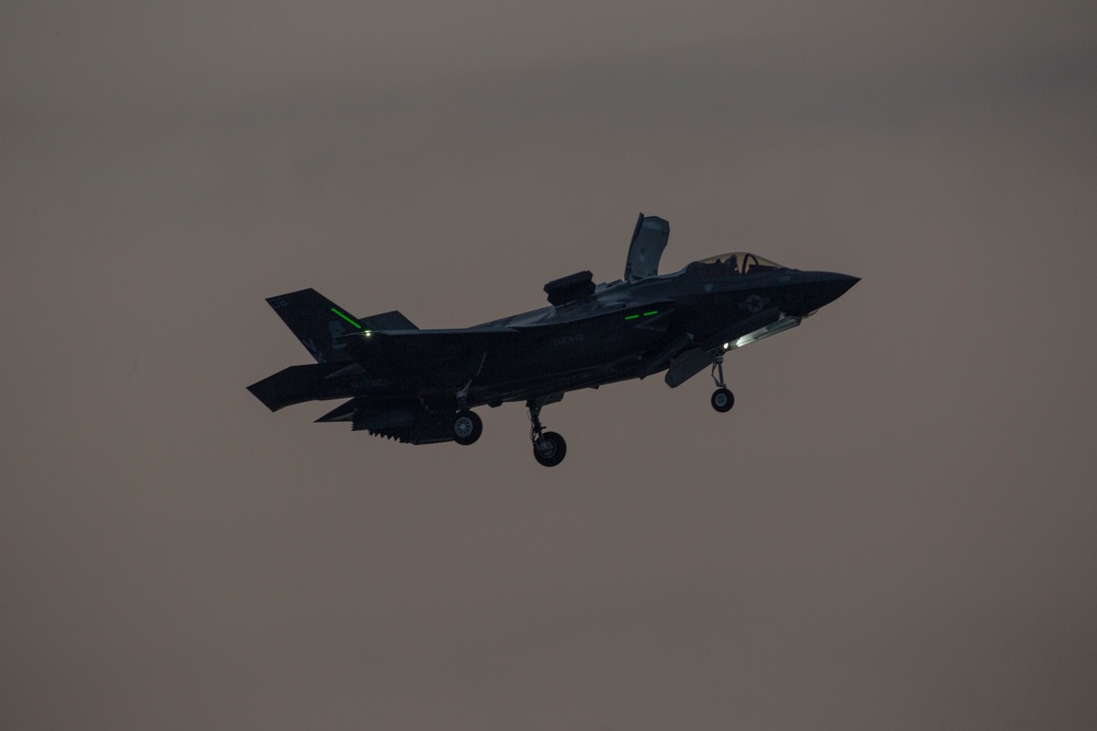 Lightning II strikes Iwakuni, F-35B arrives