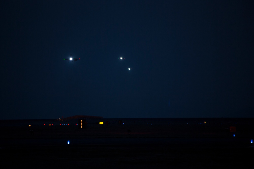 Lightning II strikes Iwakuni, F-35B arrives