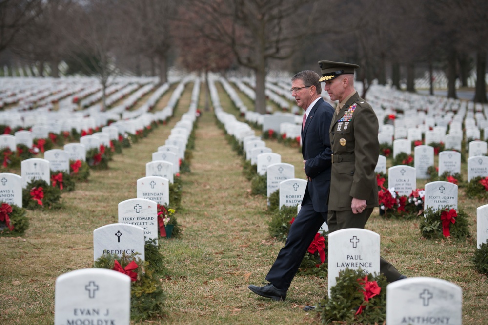 Secretary of Defense Ashton B. Carter visits graves in Section 60 of Arlington National Cemetery