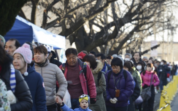 12,000 participate in race event at Yokota