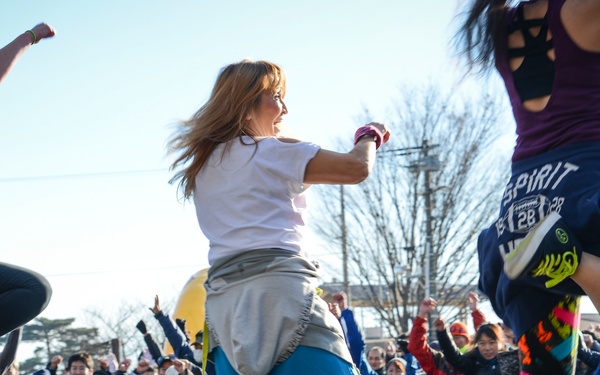 12,000 participate in race event at Yokota