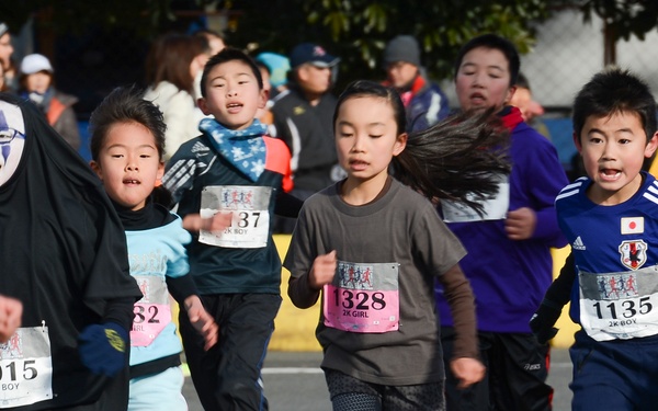 12,000 participate in race event at Yokota