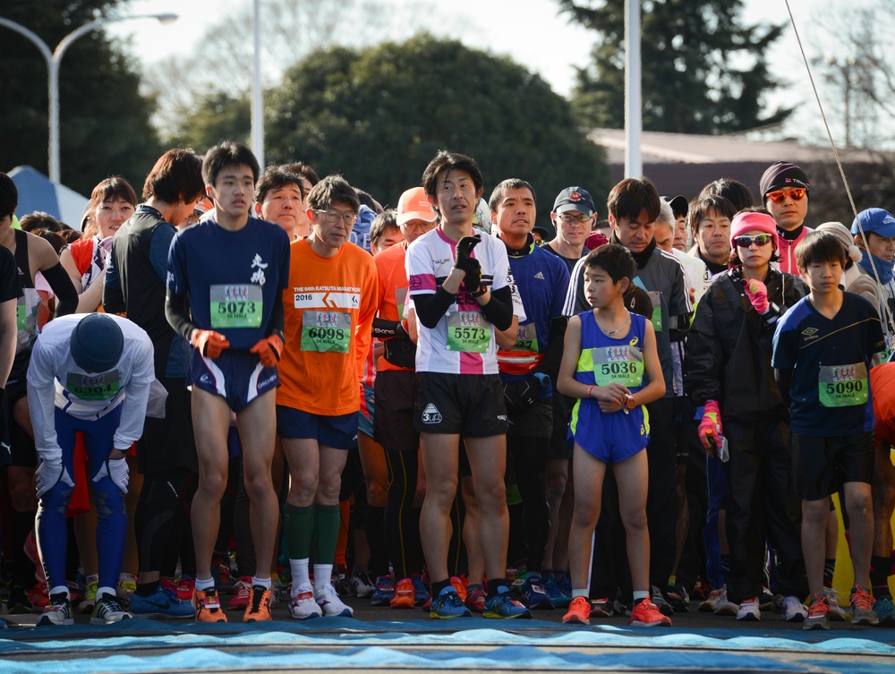 12,000 participate in race event at Yokota