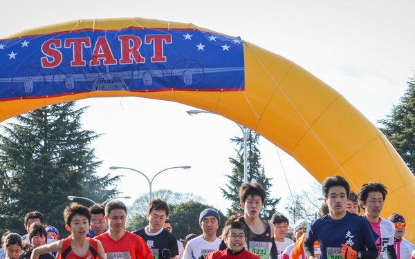 12,000 participate in race event at Yokota