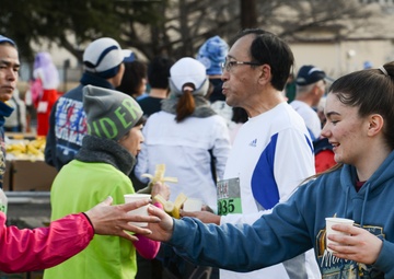 12,000 participate in race event at Yokota