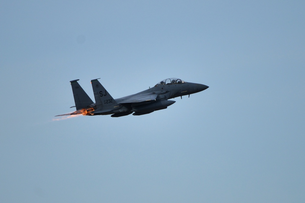 USAF fighter jets practice for inauguration flyover