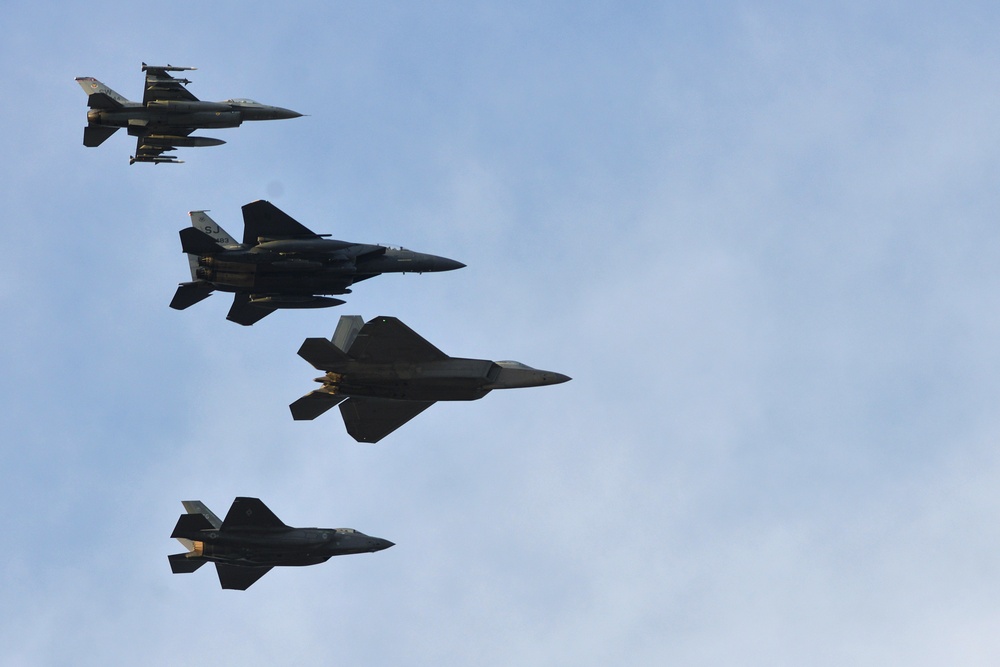 USAF fighter jets practice for inauguration flyover