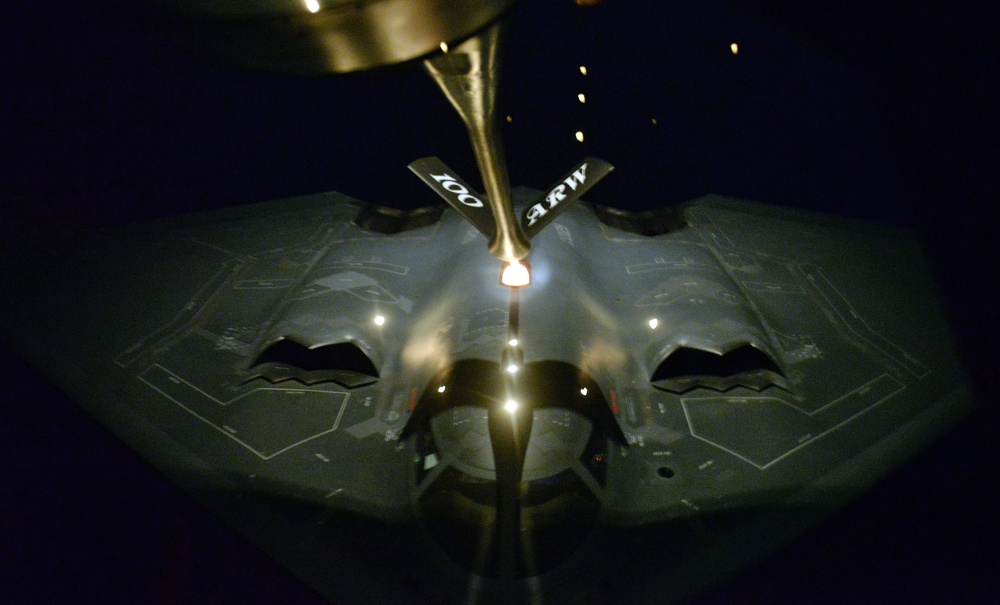 USAFE refuels B-2 for fight against ISIL
