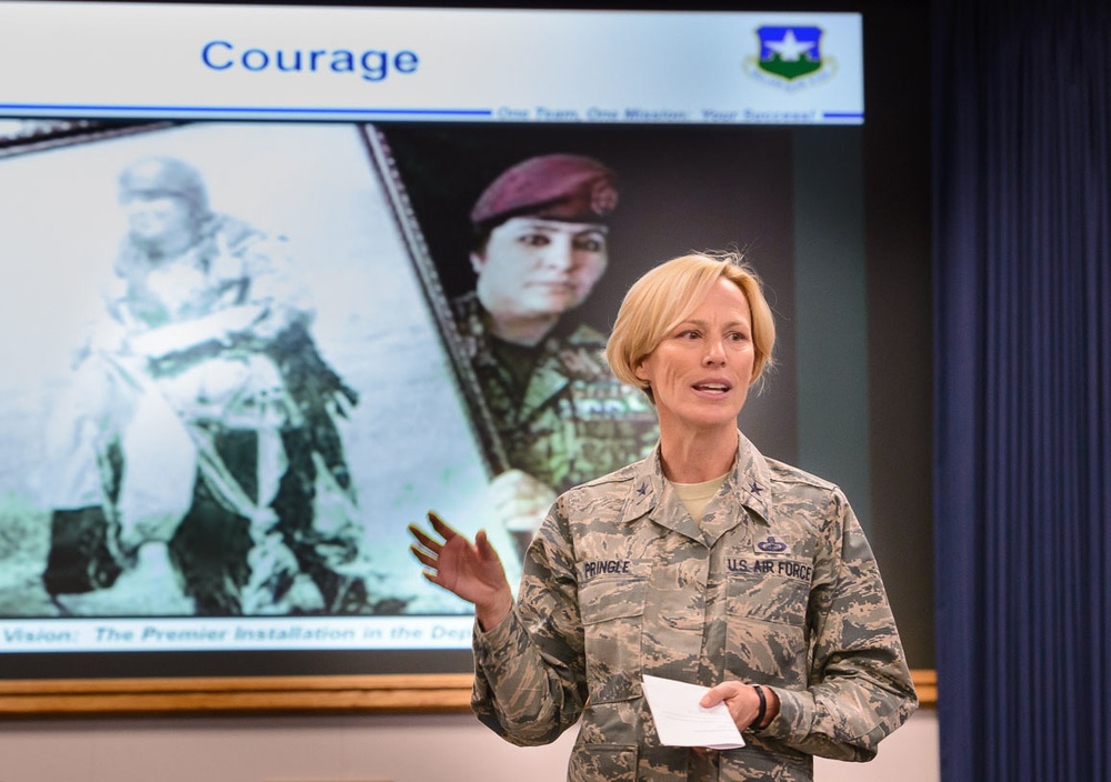 Pringle applauds courage, hard work at 25th Air Force
