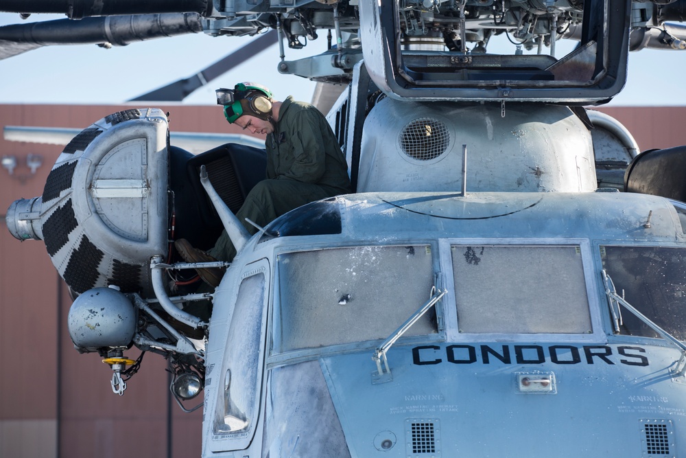 Marines Conduct Maintenance during Exercise Frigid Condor