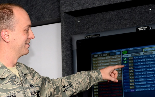 Guardsman provide emergency communications