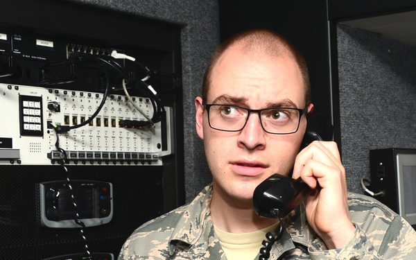 Guardsman provide emergency communications