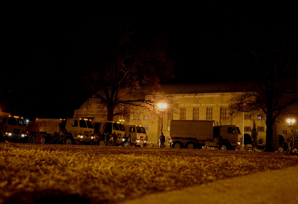 National Guardsmen provide blocking stations