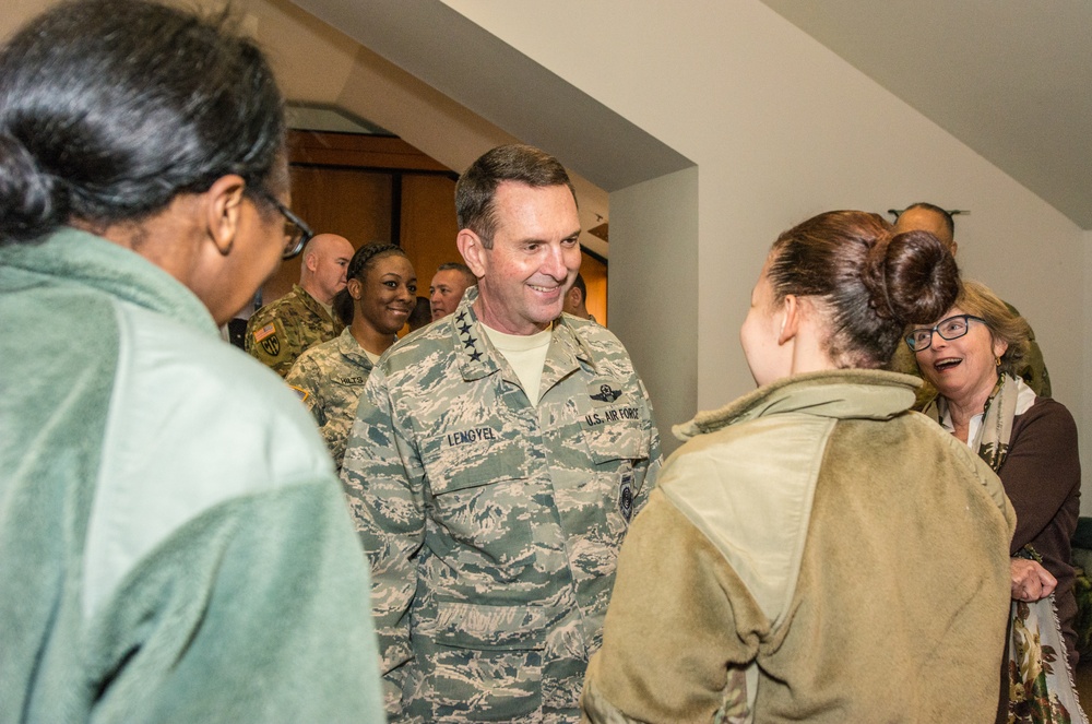 Chief of the National Guard Bureau visits with Soldiers and Airman prior to 58th Presidential Inauguration