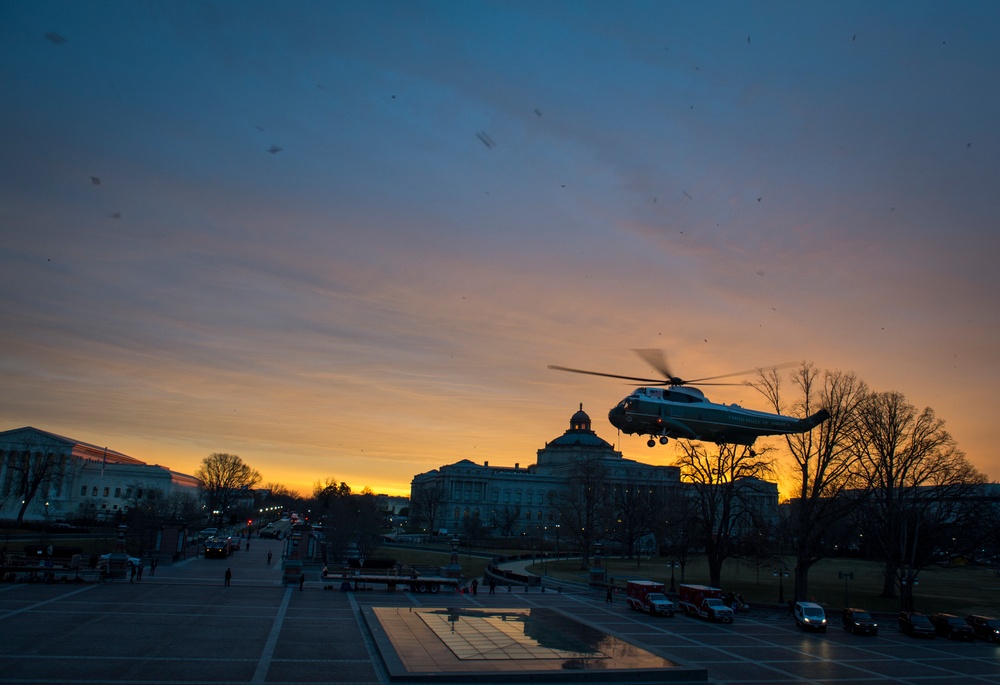 Obama departs 58th Presidential Inauguration on Marine One