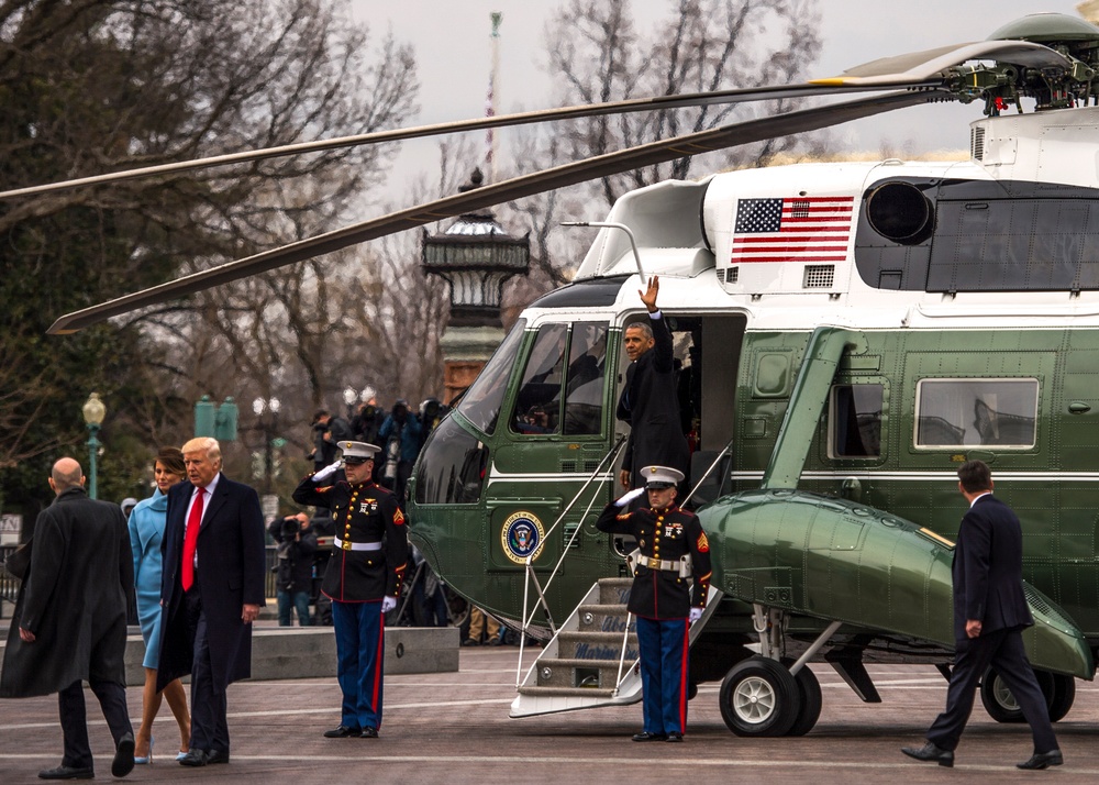 Obama departs 58th Presidential Inauguration on Marine One