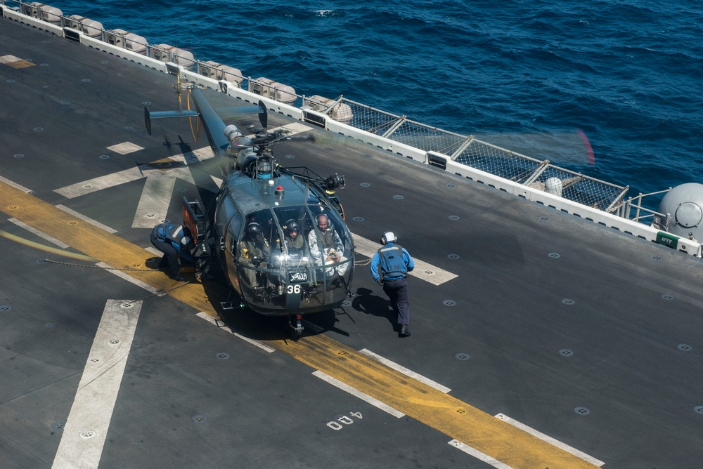 USS Makin Island Provides Medical Assistance to Pakistani Sailor