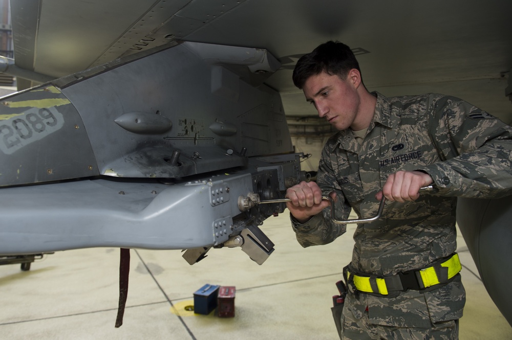 52nd AMXS Airmen compete in annual load crew competition