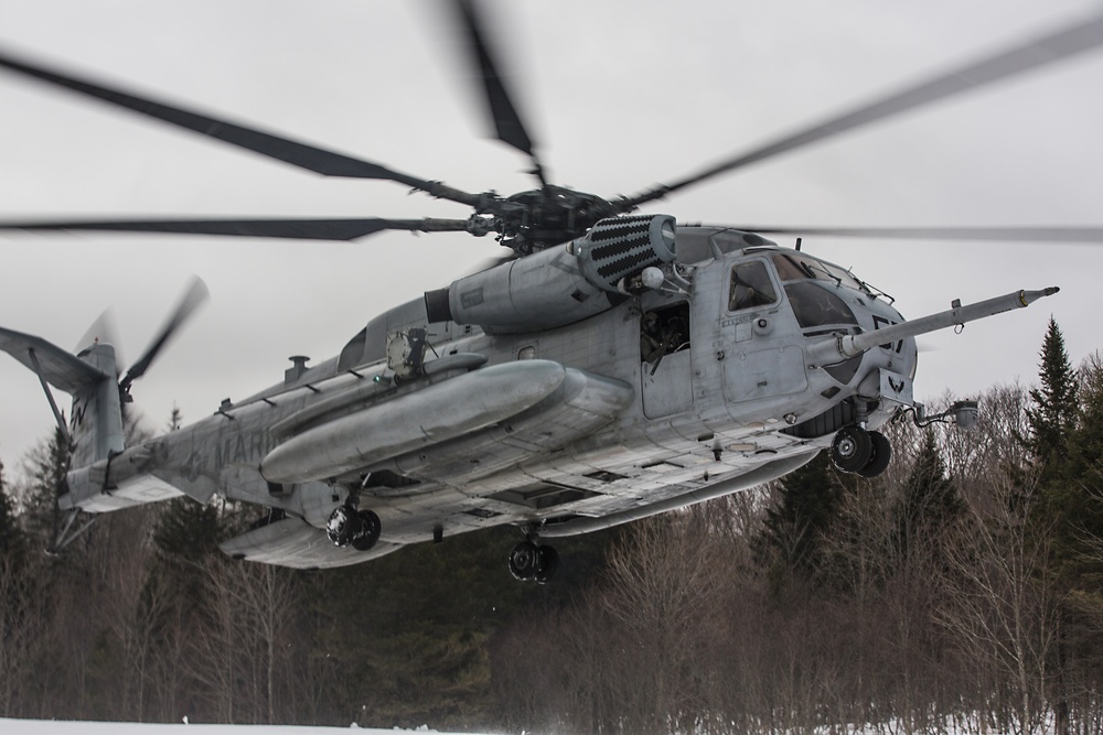 HMH-464 Marines Conduct Flight Operations during Exercise Frigid Condor