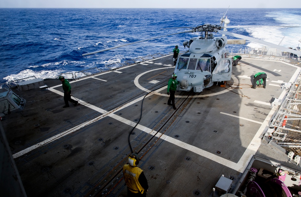 USS Lake Champlain (CG 57) Flight Quarters