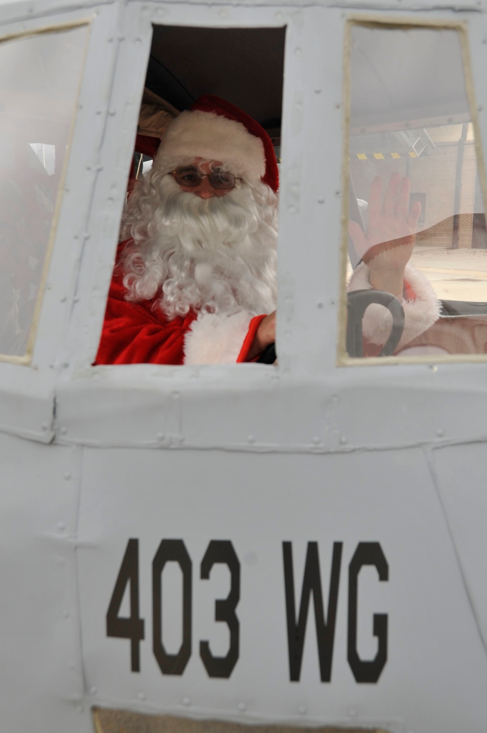 Santa visits 403rd Wing