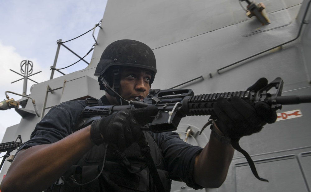 USS Wayne E. Meyer (DDG 108) Performs VBSS Training