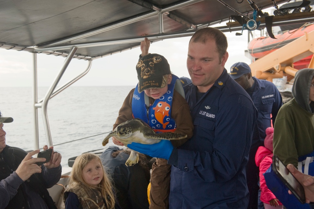 Coast Guard Cutter Cushing crew helps release 27 sea turtles