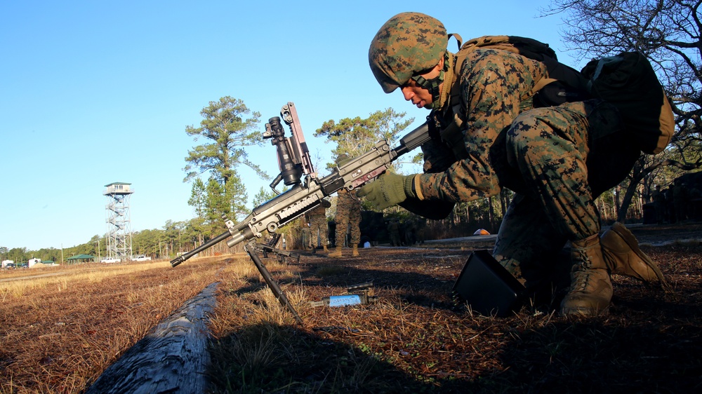 MWSS-271 Marines qualify on M249 SAW during weapons systems training
