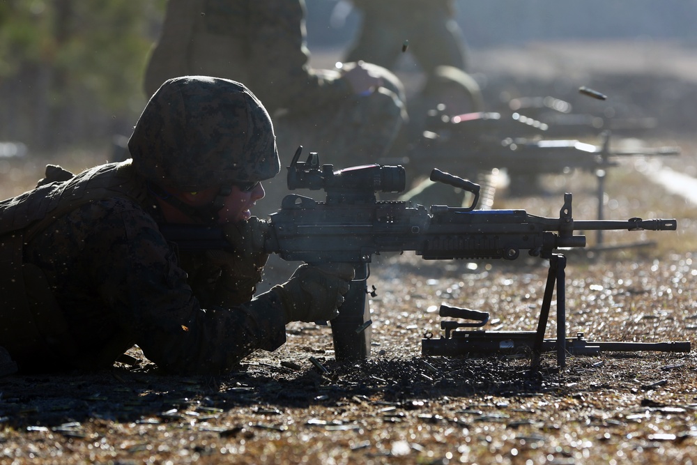 MWSS-271 Marines qualify on M249 SAW during weapons systems training