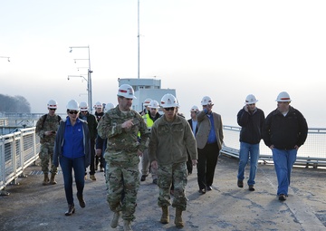 Gen. Toy visits Chickamauga Lock Replacement Project