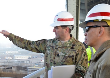 Gen. Toy visits Chickamauga Lock Replacement Project