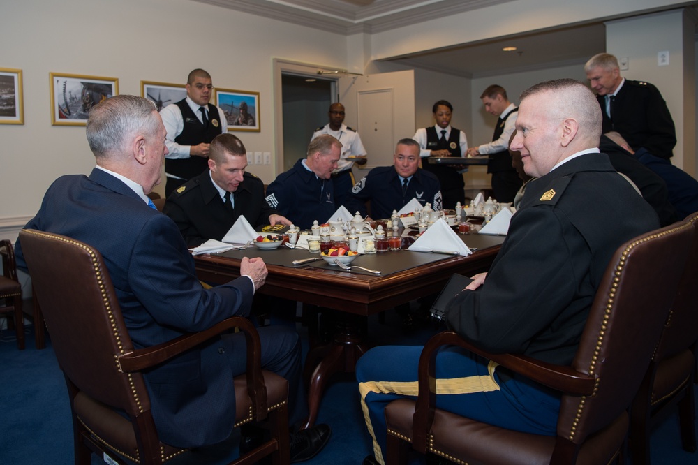 SD Mattis has working breakfast with Senior Enlisted Leaders