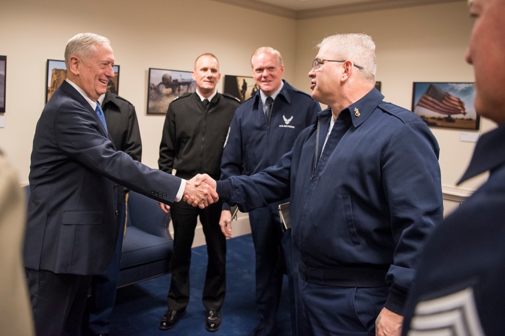 SECDEF Meets With Senior Enlisted Leaders