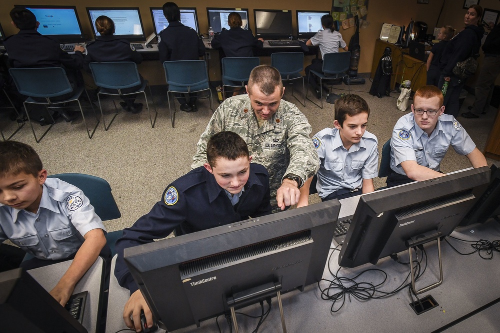 CyberPatriot IX underway at UMA: Hill Airmen mentor cadets