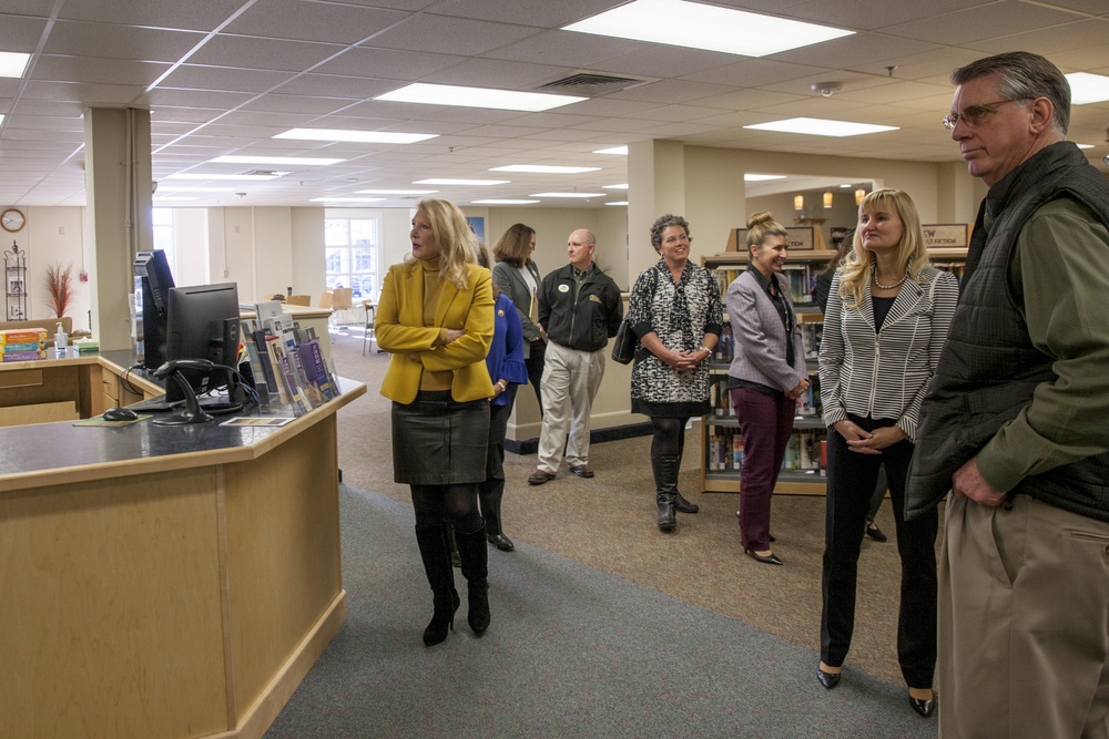 Mrs. Gail Walters, wife of the Assistant Commandant of the Marine Corps, Gen. Glenn M. Walters, visits MCAS Cherry Point