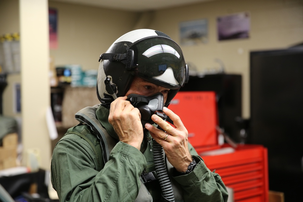 Maj. Gen. Love visits MCAS Cherry Point, gets firsthand look of AV-8B Harrier capabilities