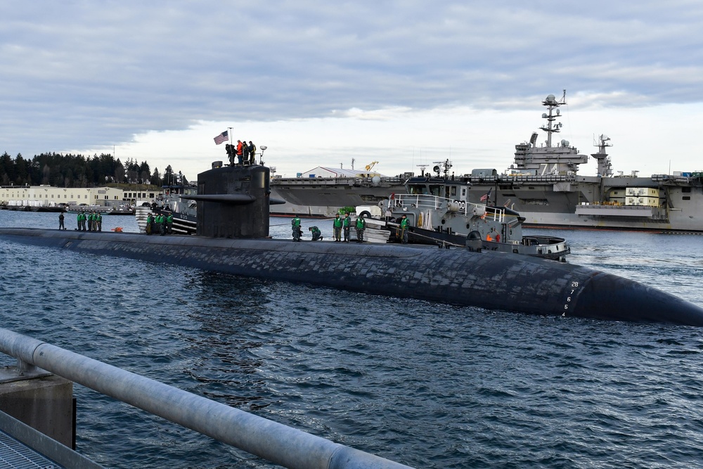 USS Olympia Visits Naval Base Kitsap-Bremerton